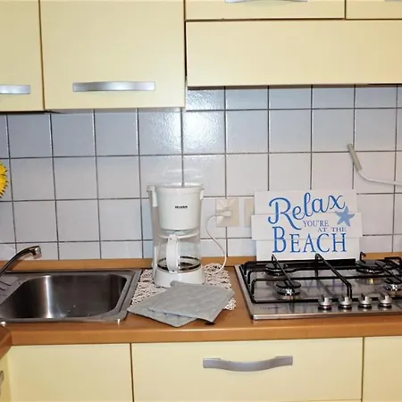 Charming Three-room With Terrace With Deckchairs And Side Sea View Apartment