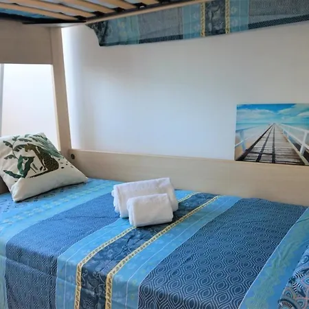 アパート Charming Three-room With Terrace With Deckchairs And Side Sea View リニャーノ・サッビアドーロ